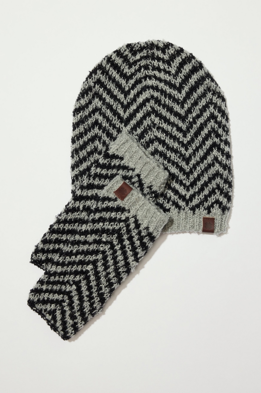 zig zag beanie and arm warmer set